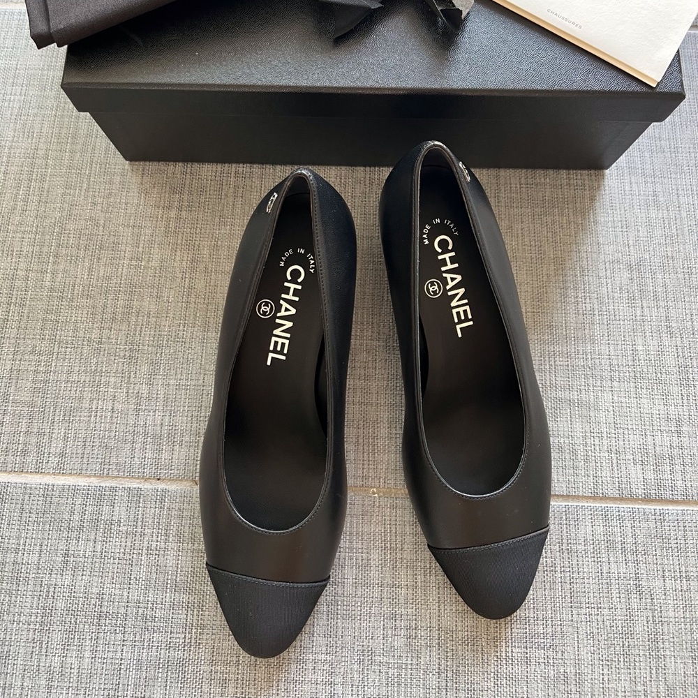 CHANEL LAMBSKIN GROSSGRAIN BLACK PUMPS ITALY